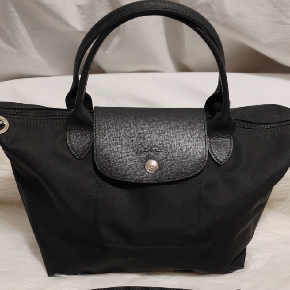 SALE! Like New Longchamp Le Pliage Black Nylon/Leather Small Tote W Strap - Picture 4 of 14